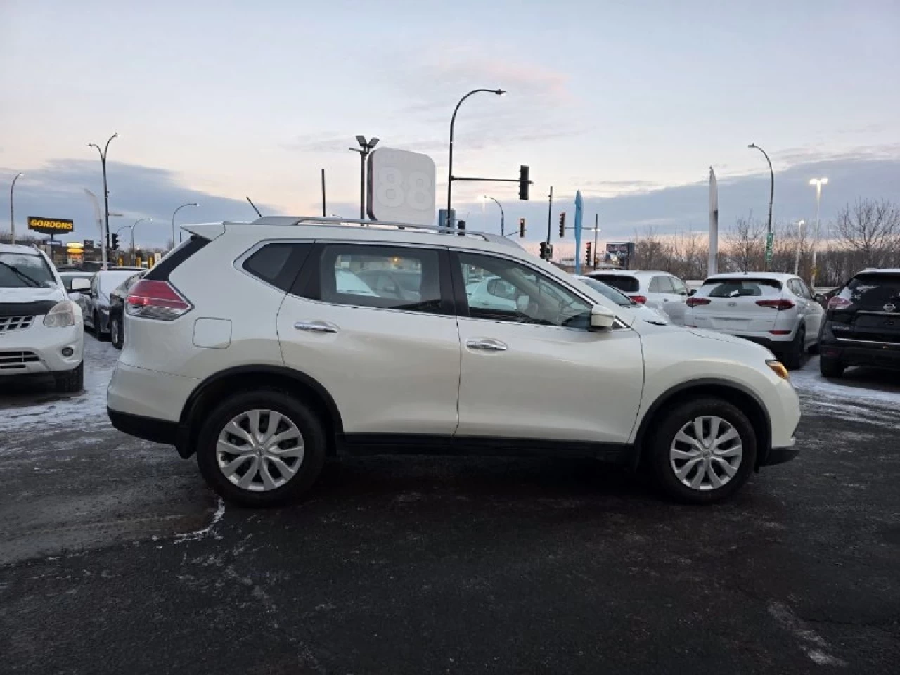 2015 Nissan Rogue S**CAMERA DE RECUL**EN SPECIAL** Main Image