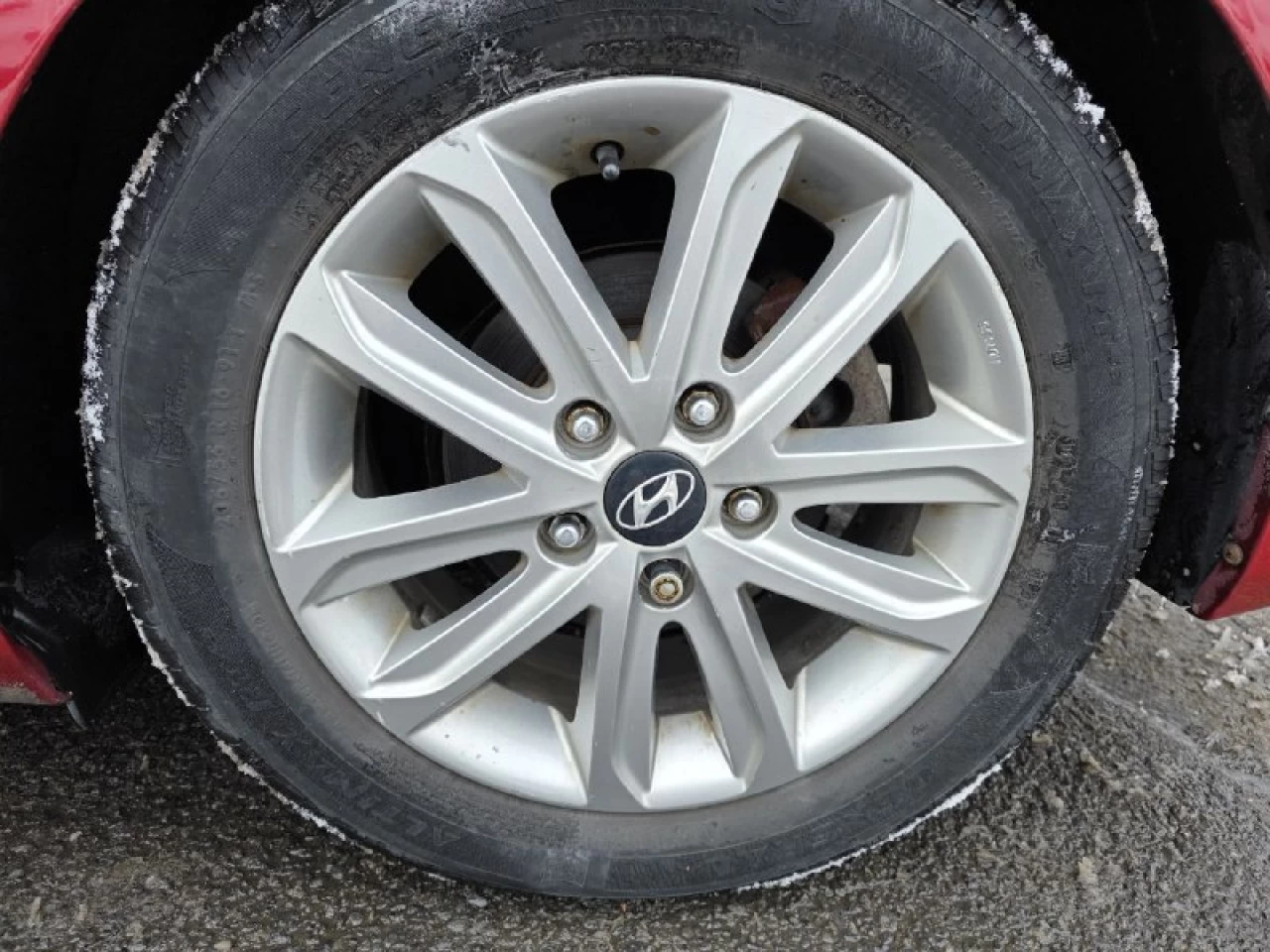 2015 Hyundai Elantra **Sport**GLS**TOIT OUVRANT**SIEGES CHAUFFANTS**MAGS** Main Image