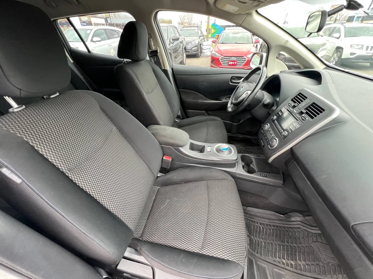 2015 Nissan LEAF SV**Jamais Accidentee**CAMERA DE RECUL**SIEGES CHAUFFANTS EN AVANT ET ARRIERE**VOLANT CHAUFFANTS Image principale