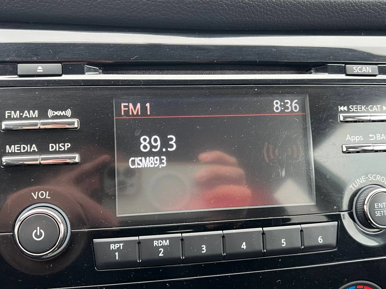 2016 Nissan Rogue SV**AWD**Toit Ouvrant Panoramique**CAMERA DE RECULE**SIEGES CHAUFFNATS**MAGS** Image principale