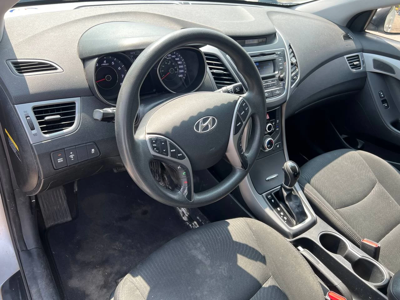 2015 Hyundai Elantra GL**Un PropriÉtaire**SIEGES CHAUFFANTS**BLUETOOTH** Image principale