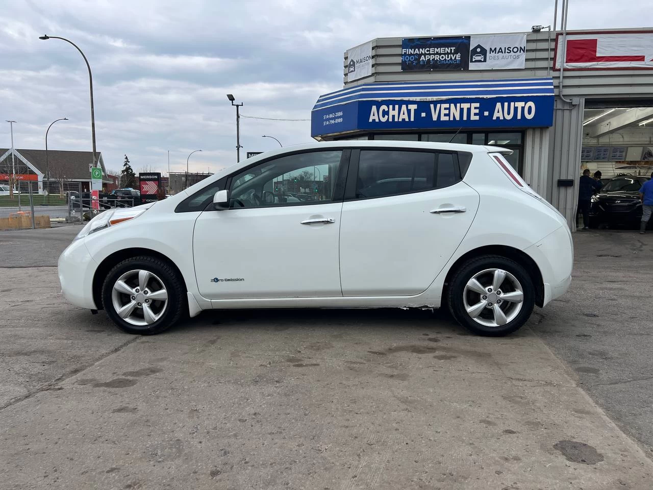 2015 Nissan LEAF SV**Jamais Accidentee**CAMERA DE RECUL**SIEGES CHAUFFANTS EN AVANT ET ARRIERE**VOLANT CHAUFFANTS Image principale
