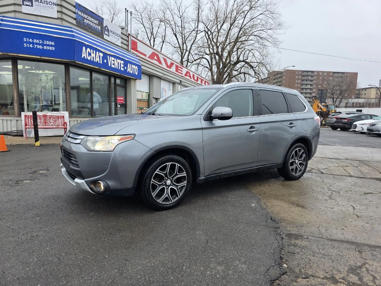 2015 Mitsubishi Outlander **GT**JAMAIS ACCIDENTEE**7 PASSAGERS**CUIR**NAVI**CAMERA DE RECUL**SIEGES CHAIFFANTS**MAGS** Image principale