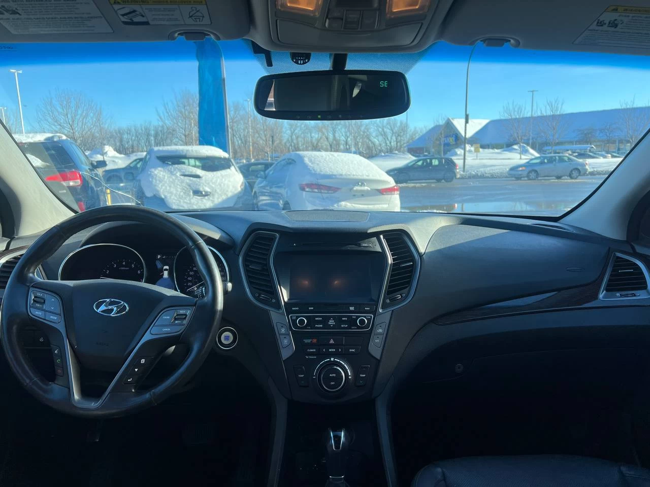 2017 Hyundai Santa Fe Sport Limited**AWD**TOIT OUVRANT PANORAMIQUE**SIEGE EN CUIR**CAMERA DE RECUL**SIEGES CHAUFFNATS AVANT ET ARRIERE**Siege Ventile**Volant Chauffant**Alerte d'angle Mort**MAGS** Image principale