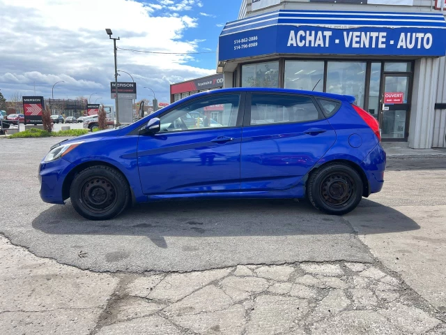 Hyundai Accent GLS**Toit Ouvrant**SIEGES CHAUFFANTS**démarreur a distance** 2013