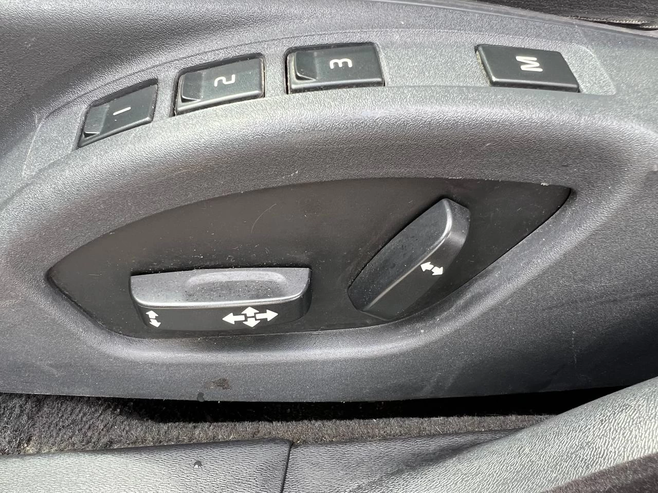 2009 Volvo XC70 3.2L**AWD**TOIT OUVRANT**SIEGES CHAUFFNATS**CUIR**PUSH TO STRAT** Image principale