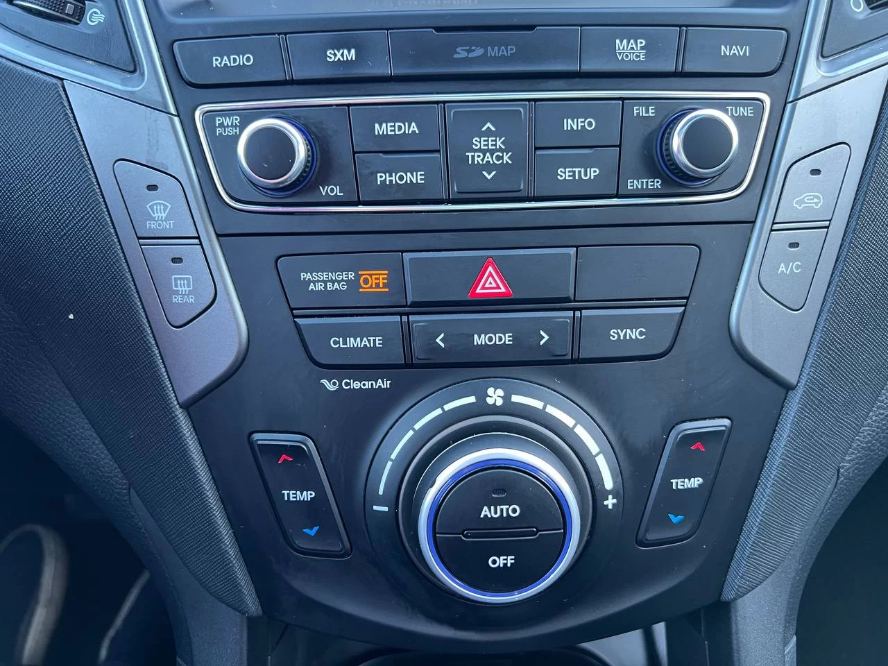 2017 Hyundai Santa Fe Sport Limited**AWD**Jamais Accidente**SAAQ CERTIFIEE**TOIT OUVRANT PANORAMIQUE**SIEGE EN CUIR**CAMERA DE RECUL**SIEGES CHAUFFNATS AVANT ET ARRIERE**Siege Ventile**Volant Chauffant**Navigation**Alerte d'angle Mort**MAGS** Image principale