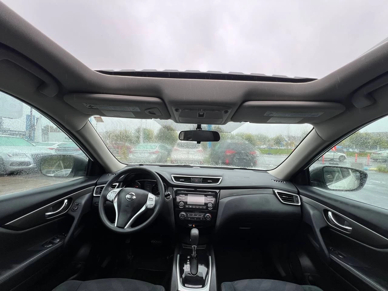 2015 Nissan Rogue SV**AWD**SAAQ CERTIFIEE**Un Proprietaire**TOIT OUVRANT PANORAMIQUE**CAMERA DE RECULE**SIEGES CHAUFFNATS**Mags** Image principale