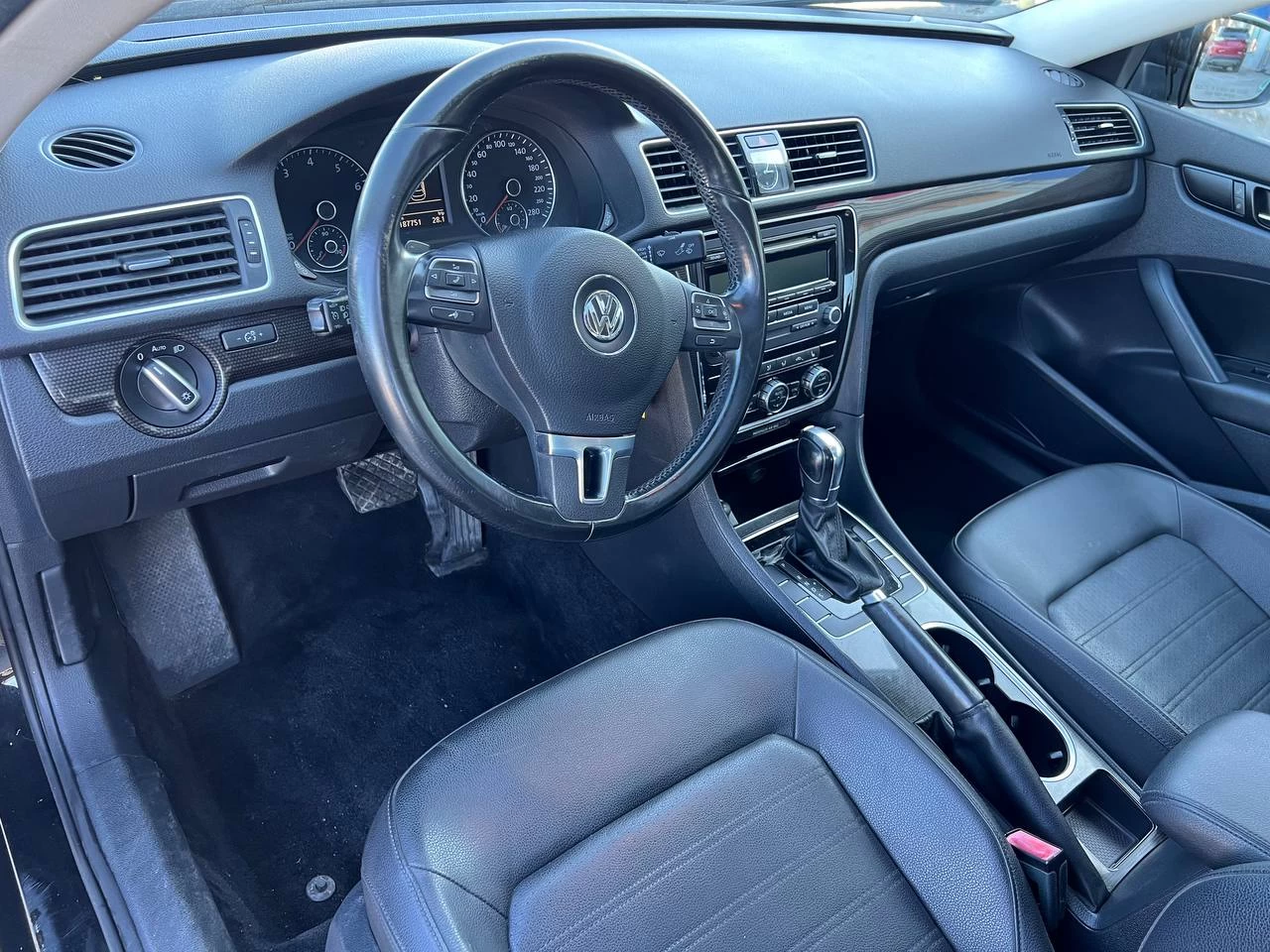 2013 Volkswagen Passat Comfortline**TOIT OUVRANT**MAGS**CUIR**SIEGES CHAUFFANTS** Image principale
