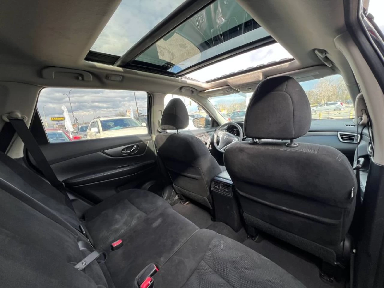 2014 Nissan Rogue SV**AWD**TOIT OUVRANT PANORAMIQUE**CAMERA DE RECULE**SIEGES CHAUFFNATS** Image principale
