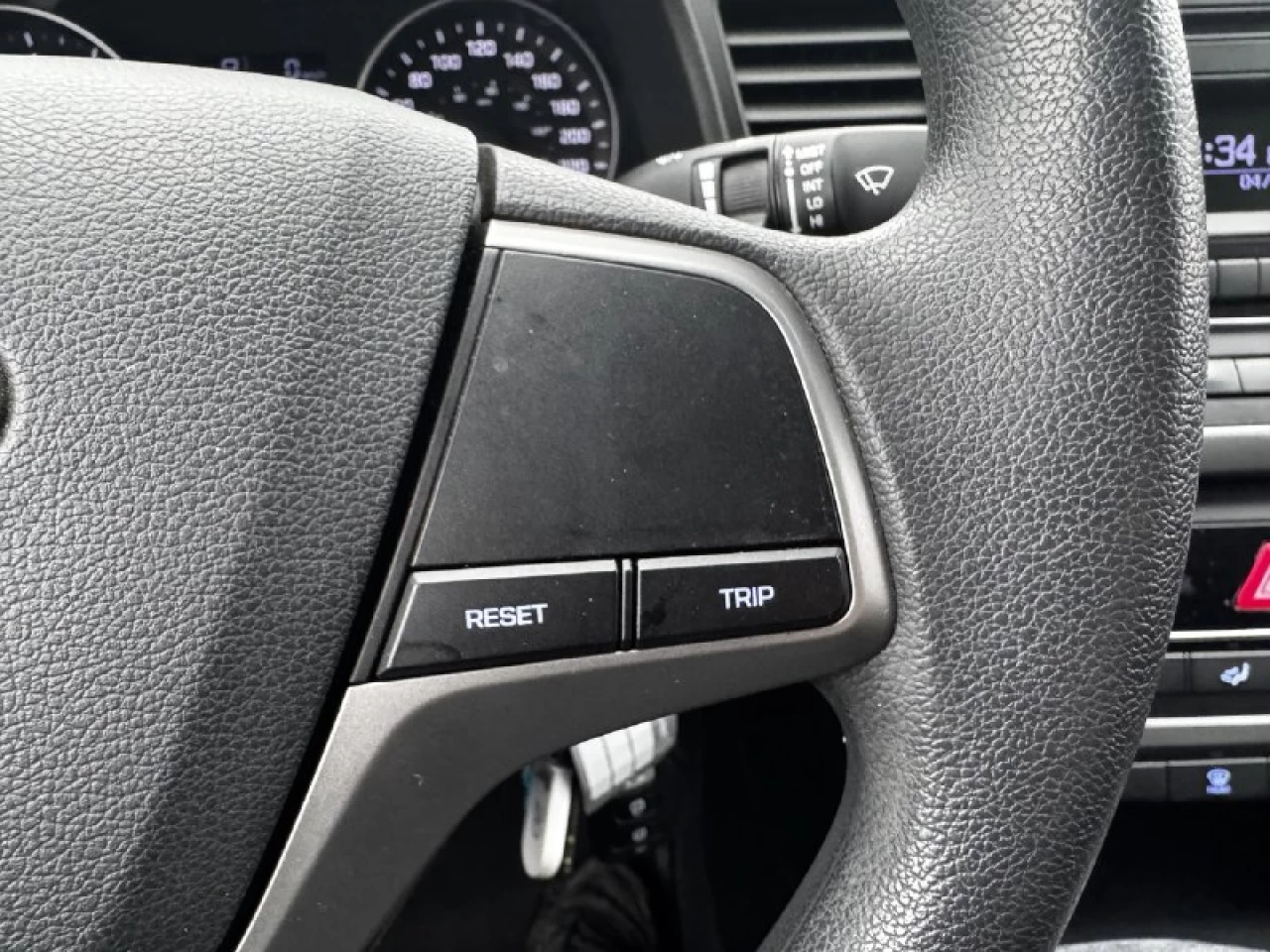 2017 Hyundai Elantra LE**SAAQ CERTIFIER**SIEGES CHAUFFNATS**MODE ECO** Image principale