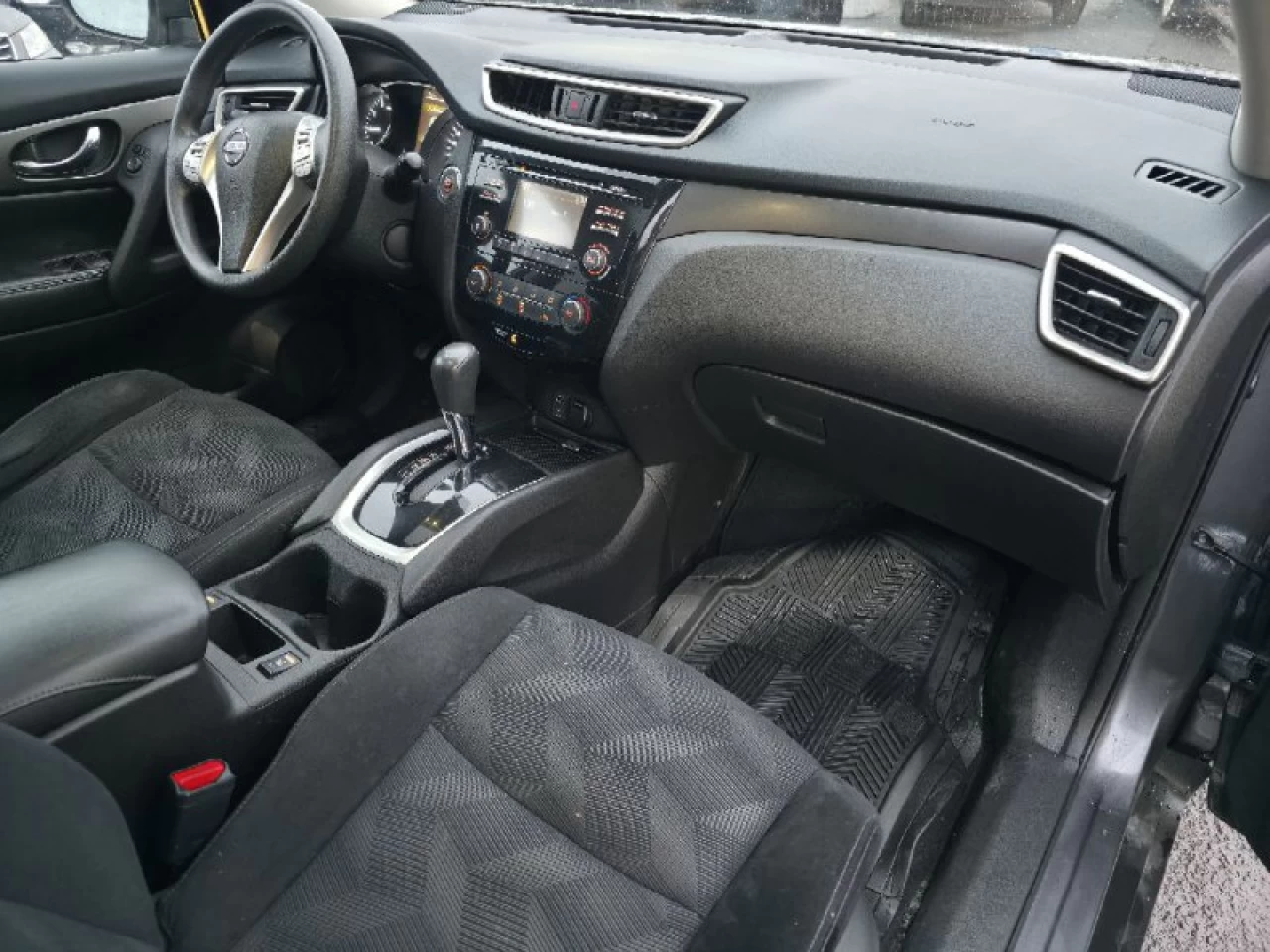 2015 Nissan Rogue **SV**TOIT PANORAMIQUE**CAMERA DE RECUL**SIEGES CHAUFFANTS**MAGS** Image principale