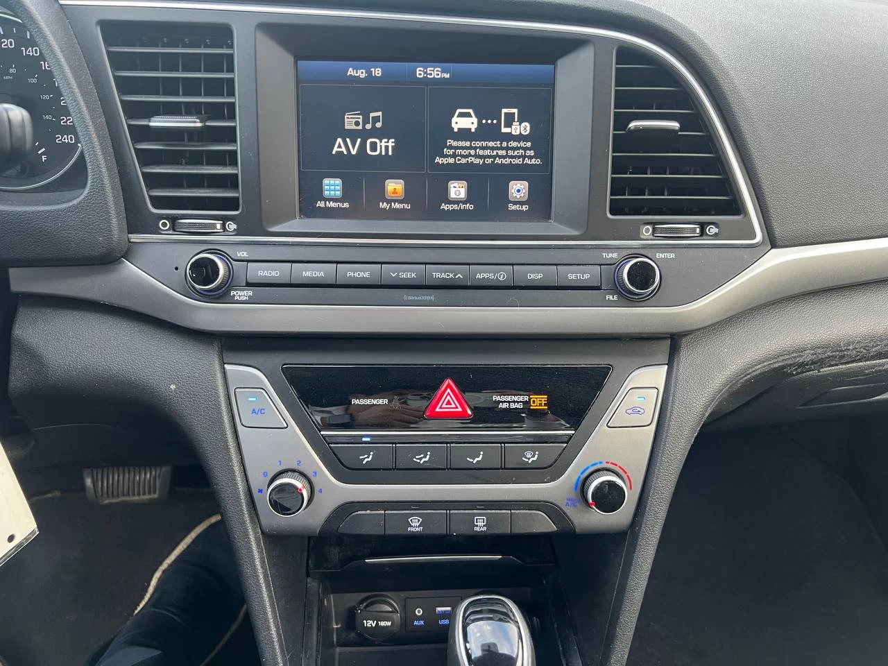 2017 Hyundai Elantra GL**SAAQ CERTIFIEE**CAR PLAY**SIEGES CHAUFFANTS**VOLANT CHAUFFANTS**CAMERA DE RECULE**MAGS**ANGLE MORT** Image principale