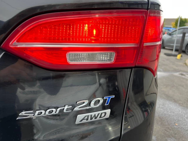 Hyundai Santa Fe Sport SE**AWD**Jamais Accidente**TOIT OUVRANT PANORAMIQUE**SIEGE EN CUIR**CAMERA DE RECUL**SIEGES CHAUFFNATS AVANT ET ARRIERE**VOLANT CHAUFFNATS**MAGS** 2014