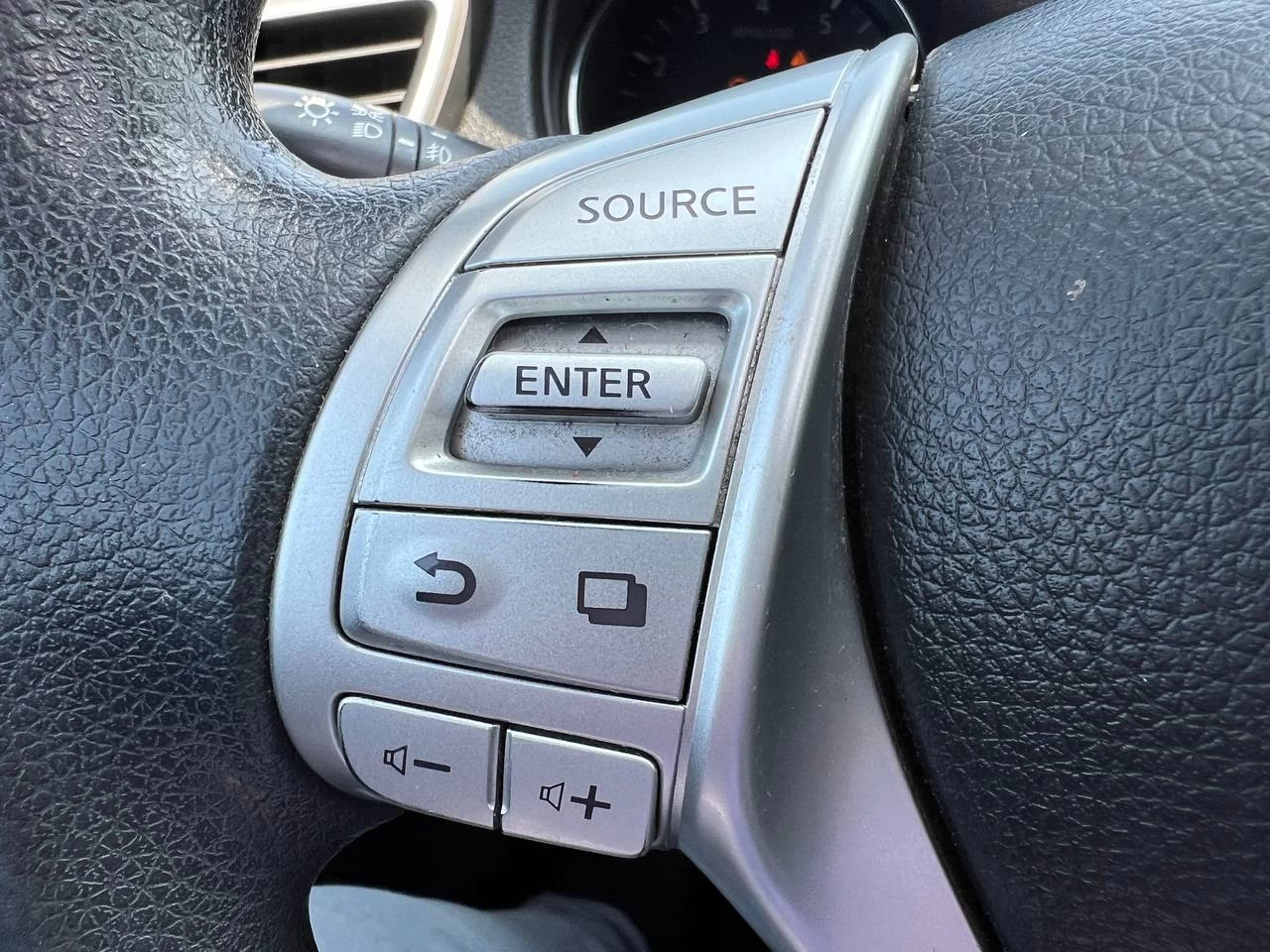 2014 Nissan Rogue SV**AWD**TOIT OUVRANT PANORAMIQUE**CAMERA DE RECULE**SIEGES CHAUFFNATS** Image principale