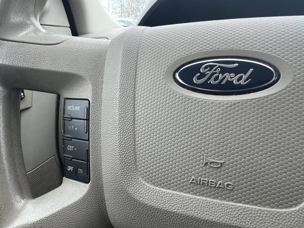 2008 Ford Escape **********SELLING FOR PARTS********** Image principale