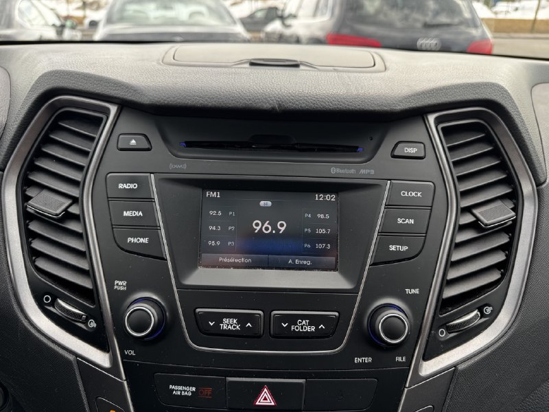 2016 Hyundai Santa Fe XL Luxury**6 PASSAGERS**Toit Ouvrant**CamÉra de Recul**SIEGES EN CUIR**Volant Chauffant**SIEGES CHAUFFANTS** Image principale