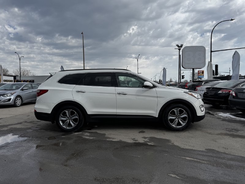 2016 Hyundai Santa Fe XL Luxury**6 PASSAGERS**Toit Ouvrant**CamÉra de Recul**SIEGES EN CUIR**Volant Chauffant**SIEGES CHAUFFANTS** Image principale