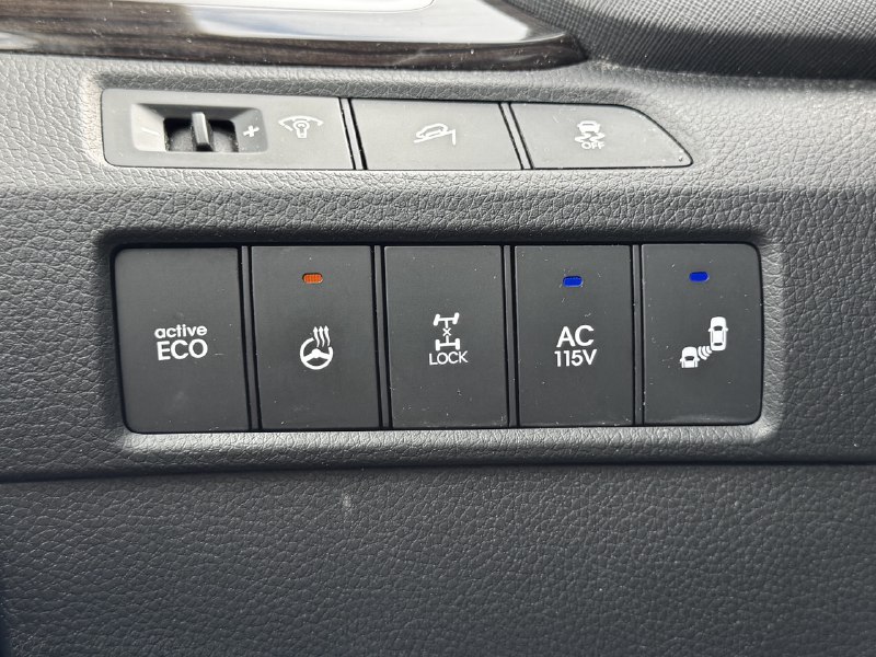 2016 Hyundai Santa Fe XL Luxury**6 PASSAGERS**Toit Ouvrant**CamÉra de Recul**SIEGES EN CUIR**Volant Chauffant**SIEGES CHAUFFANTS** Image principale