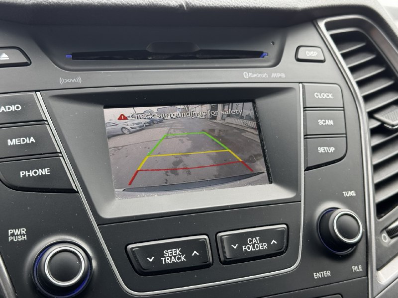 2016 Hyundai Santa Fe XL Luxury**6 PASSAGERS**Toit Ouvrant**CamÉra de Recul**SIEGES EN CUIR**Volant Chauffant**SIEGES CHAUFFANTS** Image principale