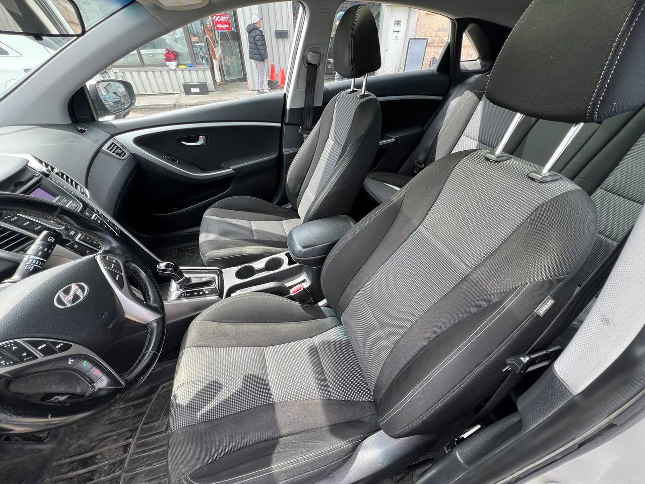 2013 Hyundai Elantra GT GLS**TOIT OUVRANT PANARAMIQUE**SIEGES CHAUFFANTS**MAGS** Image principale