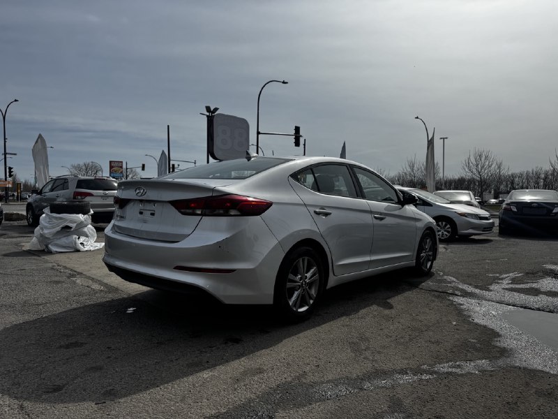 2018 Hyundai Elantra GL**CAMERA DE RECULE**SIEGES CHAUFFANTS**Volant Chauffant**SIEGES CHAUFFANTS** Image principale