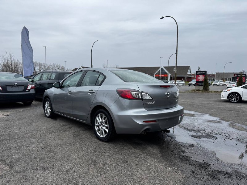 2013 Mazda 3 GX**Financement 1Ère, 2e et 3e chance !! 100% ApprouvÉ Image principale