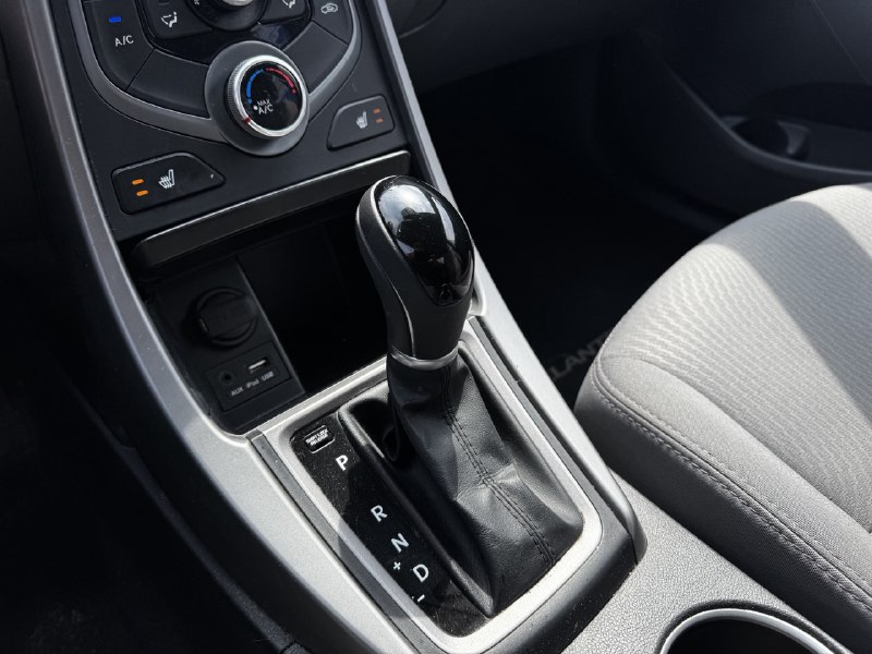 2014 Hyundai Elantra GL**SIEGES CHAUFFANTS**DÉmarreur À Distance** Image principale