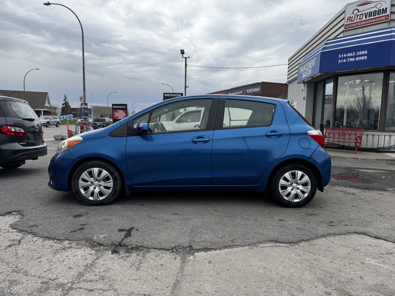2012 Toyota Yaris LE**BAS KILOMETRAGE** Image principale