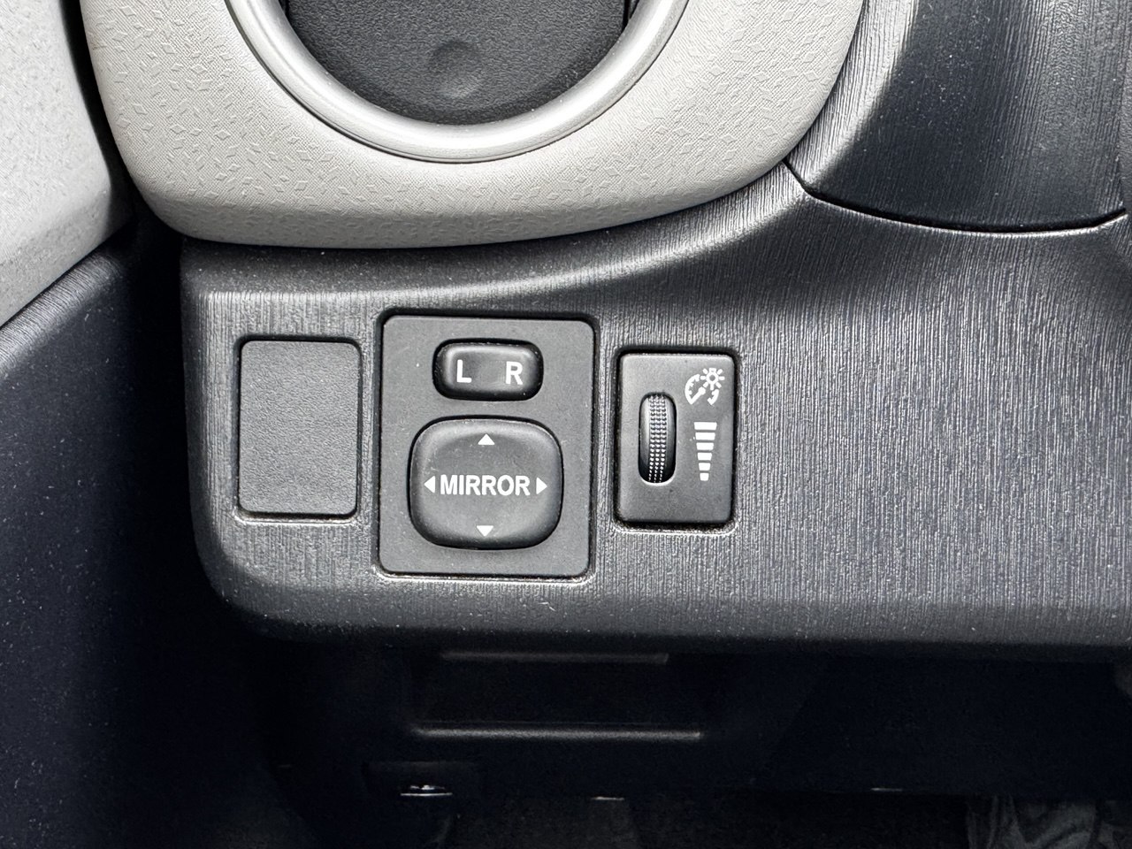 2012 Toyota Yaris LE**BAS KILOMETRAGE** Image principale