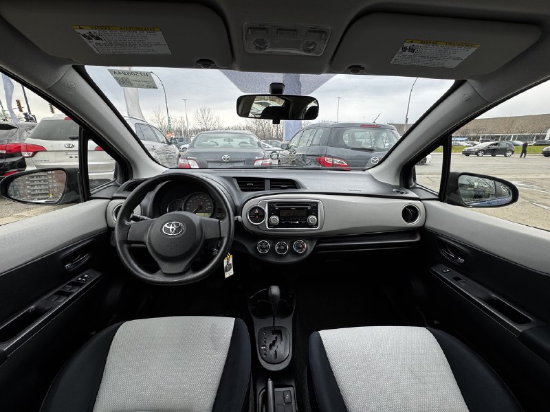 2012 Toyota Yaris LE**BAS KILOMETRAGE** Image principale