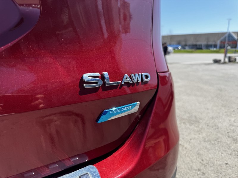 2015 Nissan Rogue SL**AWD**TOIT PANORAMIQUE**CAMERA DE RECULE**SIEGES EN CUIR**NAVIGATION**VOLANT CHAUFFANTS**SIEGES CHAUFFANTS** Image principale