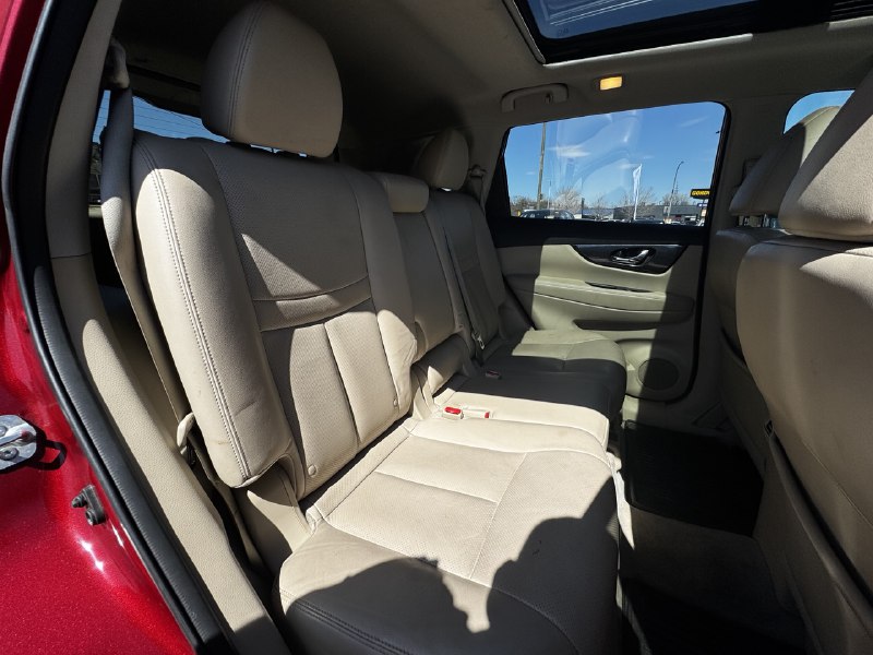 2015 Nissan Rogue SL**AWD**TOIT PANORAMIQUE**CAMERA DE RECULE**SIEGES EN CUIR**NAVIGATION**VOLANT CHAUFFANTS**SIEGES CHAUFFANTS** Image principale