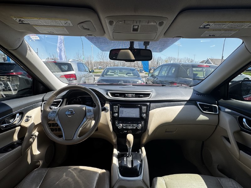 2015 Nissan Rogue SL**AWD**TOIT PANORAMIQUE**CAMERA DE RECULE**SIEGES EN CUIR**NAVIGATION**VOLANT CHAUFFANTS**SIEGES CHAUFFANTS** Image principale