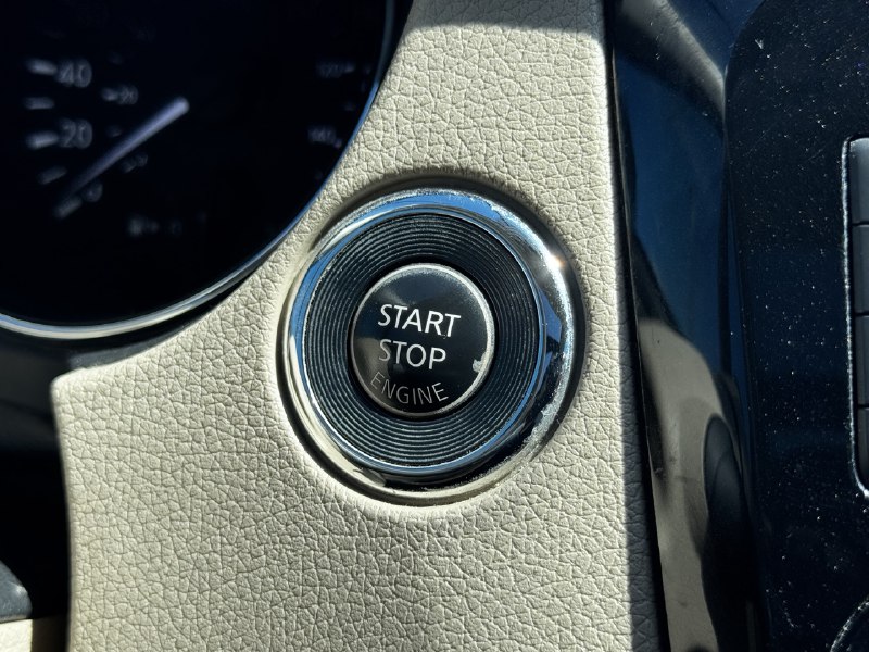 2015 Nissan Rogue SL**AWD**TOIT PANORAMIQUE**CAMERA DE RECULE**SIEGES EN CUIR**NAVIGATION**VOLANT CHAUFFANTS**SIEGES CHAUFFANTS** Image principale