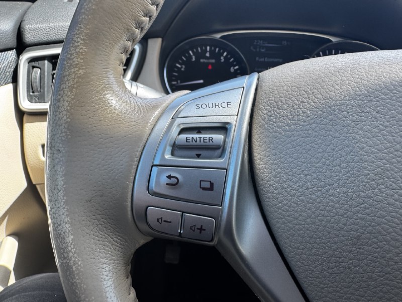 2015 Nissan Rogue SL**AWD**TOIT PANORAMIQUE**CAMERA DE RECULE**SIEGES EN CUIR**NAVIGATION**VOLANT CHAUFFANTS**SIEGES CHAUFFANTS** Image principale
