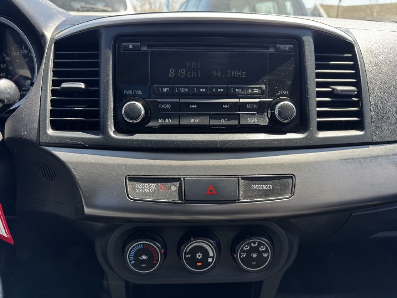 2015 Mitsubishi Lancer LIMITED**TOIT OUVRANT**SIEGES CHAUFFANTS**MAGS**AIRCLIM** Image principale