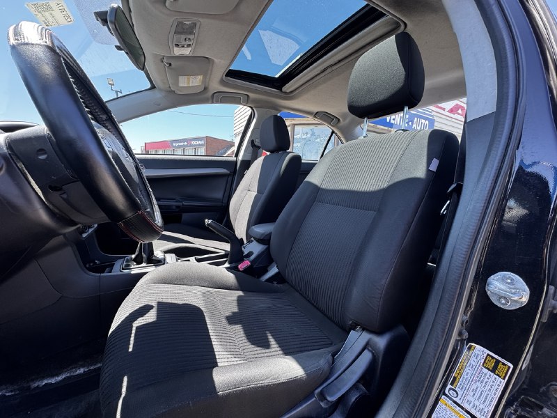 2015 Mitsubishi Lancer LIMITED**TOIT OUVRANT**SIEGES CHAUFFANTS**MAGS**AIRCLIM** Image principale