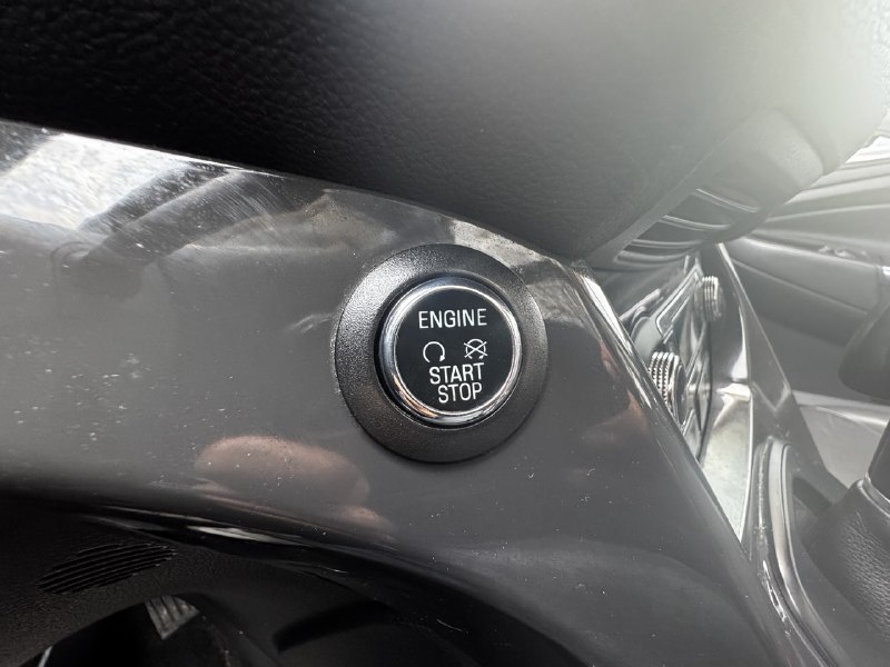 2015 Ford Escape Titanium**AWD**Toit Ouvrant**CamÉra de Recul**SIEGES EN CUIR**Navigation**SIEGES CHAUFFANTS**MAGS** Image principale