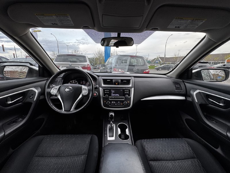 2016 Nissan Altima 2.5**Camera de recul**ALERTE ANGLE MORT**SIEGES CHAUFFANTS**MAGS**PUSH TO START** Image principale