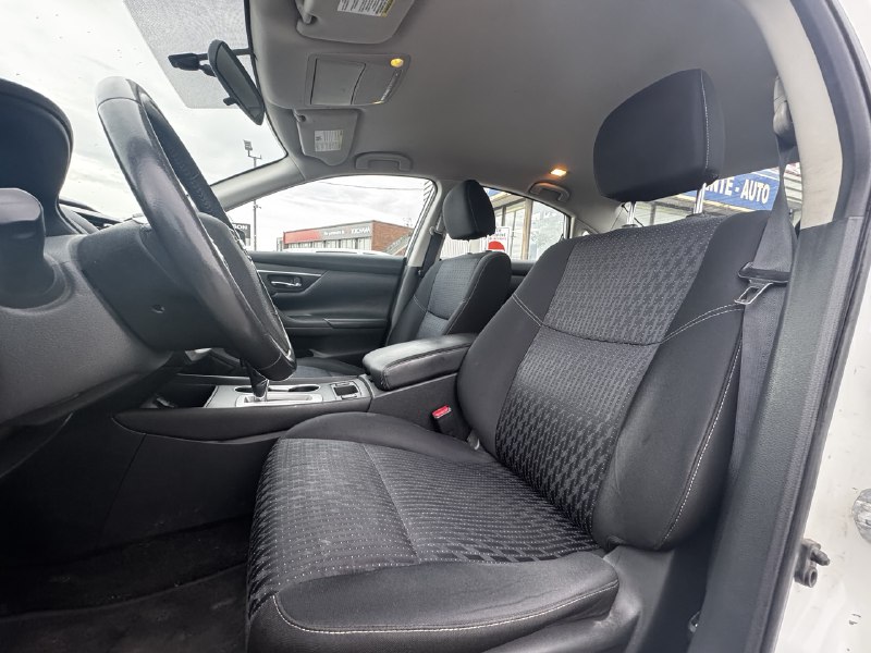 2016 Nissan Altima 2.5**Camera de recul**ALERTE ANGLE MORT**SIEGES CHAUFFANTS**MAGS**PUSH TO START** Image principale