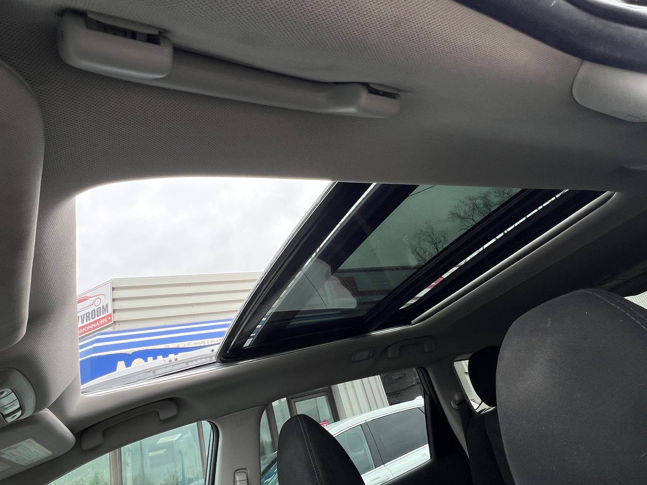 2015 Nissan Rogue SV**AWD**CERTIFIÉ Par la SAAQ**TOIT PANORAMIQUE**CAMERA DE RECULE**SIEGES CHAUFFANTS** Image principale