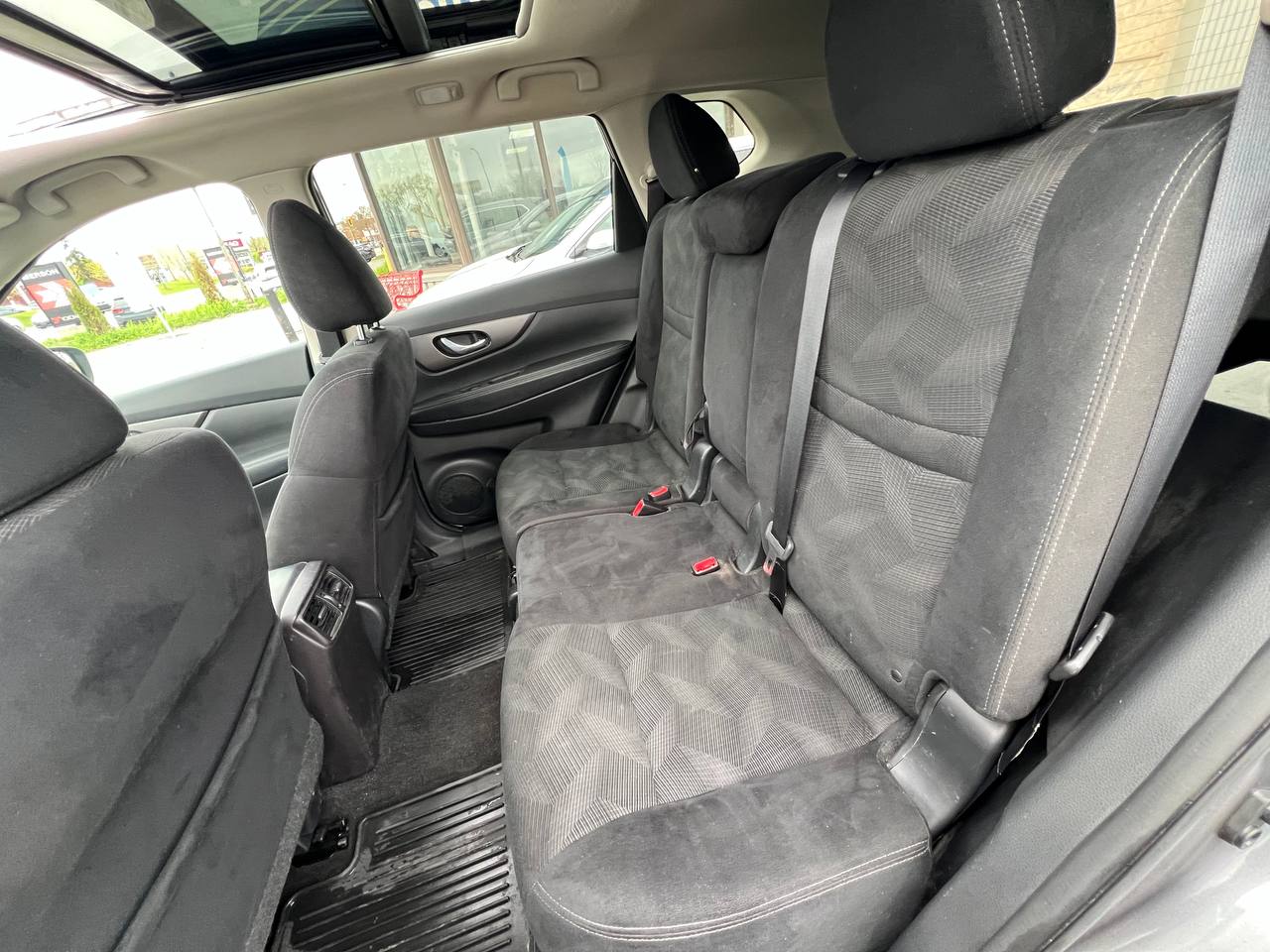 2015 Nissan Rogue SV**AWD**CERTIFIÉ Par la SAAQ**TOIT PANORAMIQUE**CAMERA DE RECULE**SIEGES CHAUFFANTS** Image principale