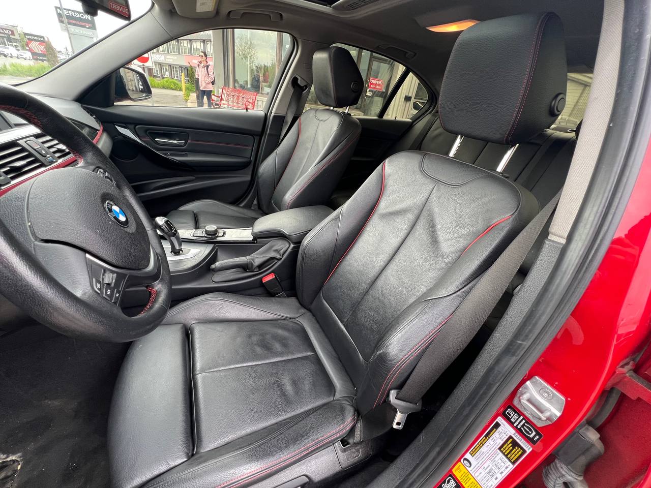 2014 BMW 320i xDrive 320i xDrive**AWD**TOIT OUVRANT**VOLANT CHAUFFANTS**SIEGES  EN CUIR**SIEGES CHAUFFANTS** Image principale