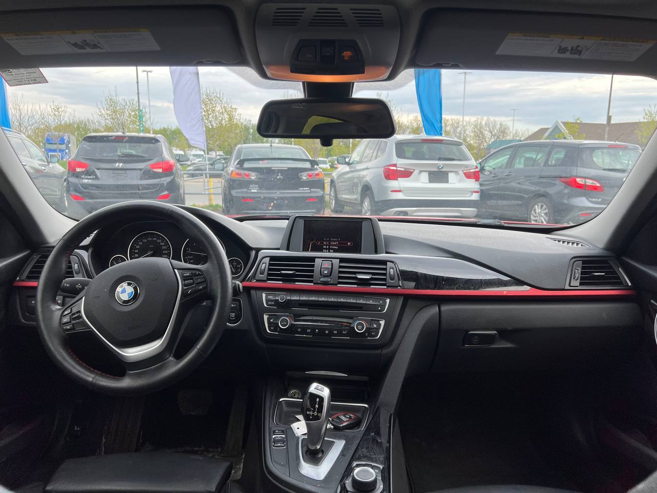 2014 BMW 320i xDrive 320i xDrive**AWD**TOIT OUVRANT**VOLANT CHAUFFANTS**SIEGES  EN CUIR**SIEGES CHAUFFANTS** Image principale