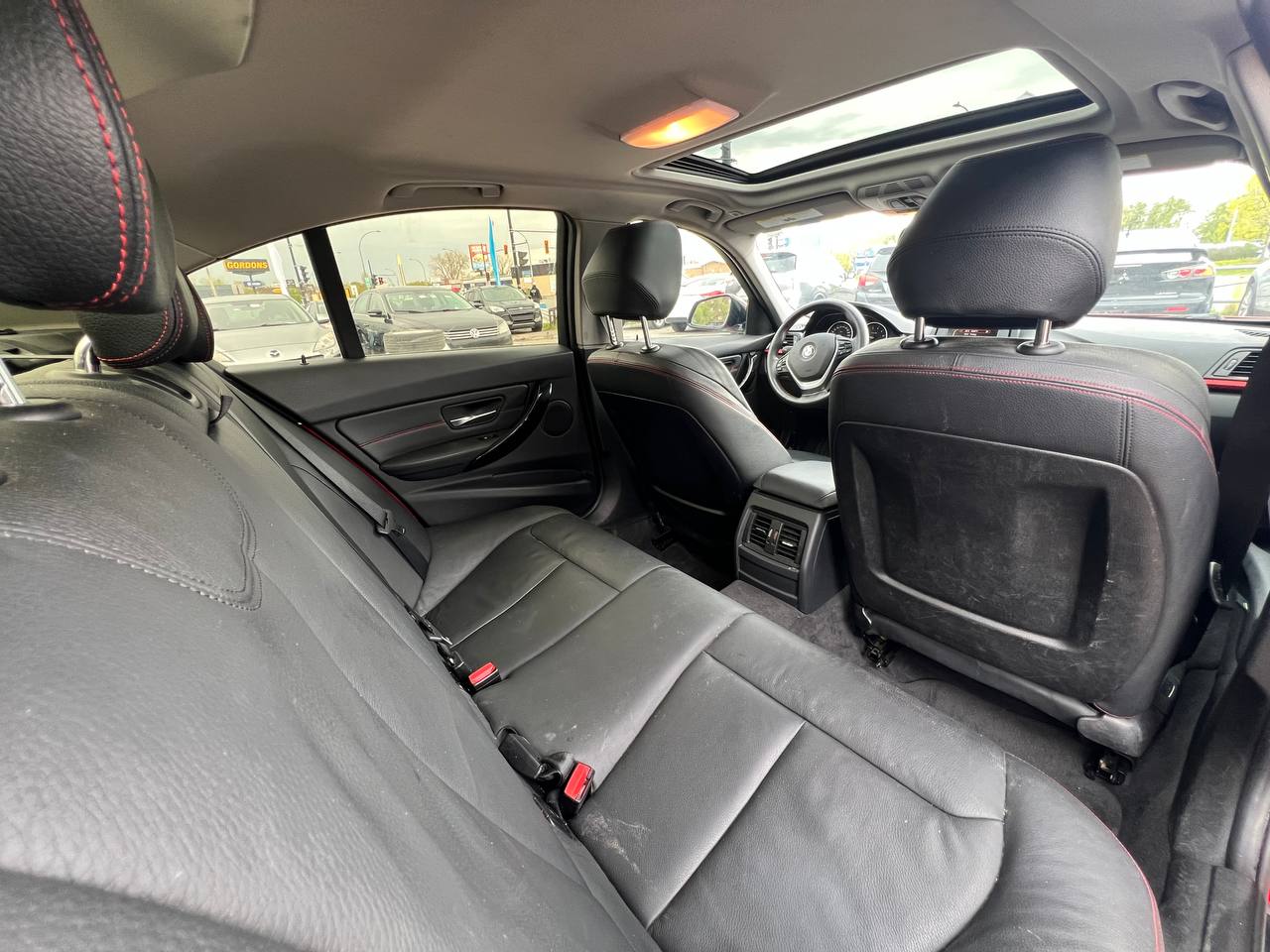 2014 BMW 320i xDrive 320i xDrive**AWD**TOIT OUVRANT**VOLANT CHAUFFANTS**SIEGES  EN CUIR**SIEGES CHAUFFANTS** Image principale