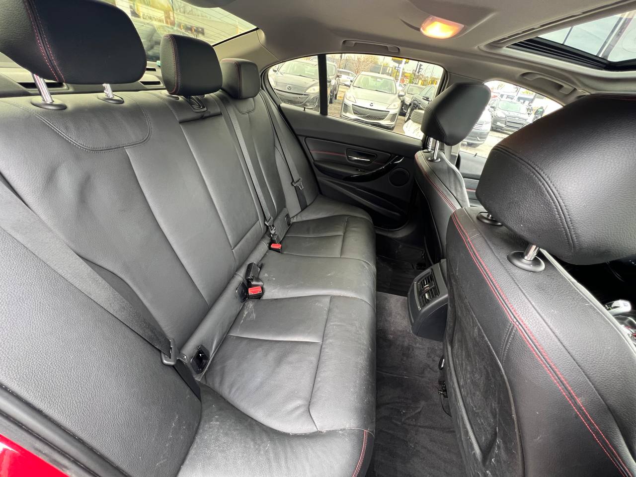 2014 BMW 320i xDrive 320i xDrive**AWD**TOIT OUVRANT**VOLANT CHAUFFANTS**SIEGES  EN CUIR**SIEGES CHAUFFANTS** Image principale