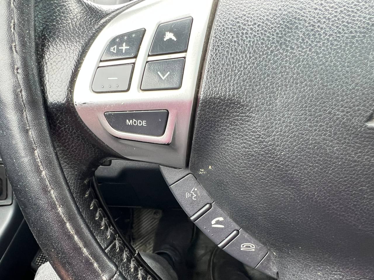 2015 Mitsubishi Lancer LIMITED** Jamais accidente**TOIT OUVRANT**SIEGES CHAUFFANTS**MAGS**AIRCLIM** Image principale