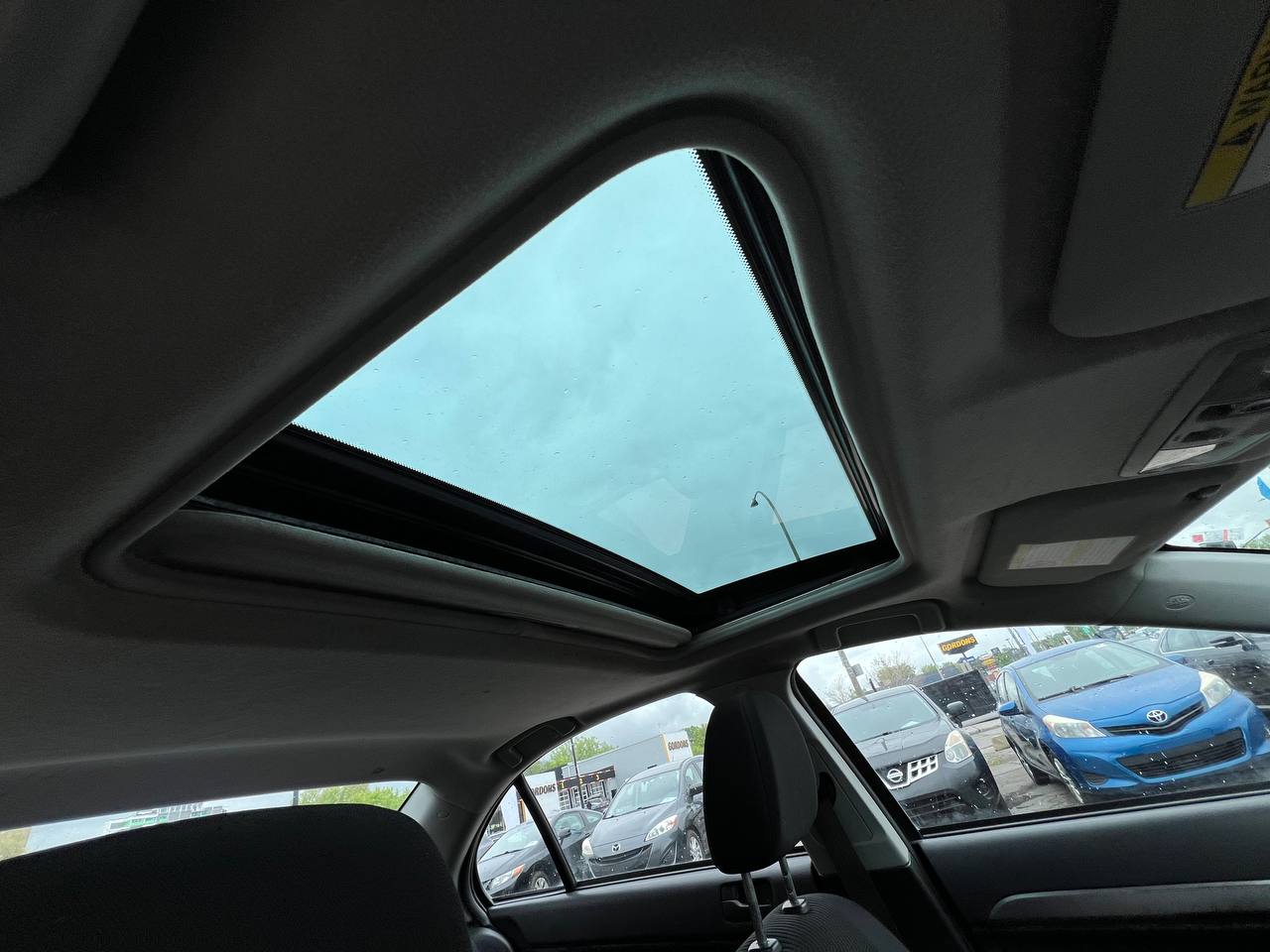 2015 Mitsubishi Lancer LIMITED** Jamais accidente**TOIT OUVRANT**SIEGES CHAUFFANTS**MAGS**AIRCLIM** Image principale