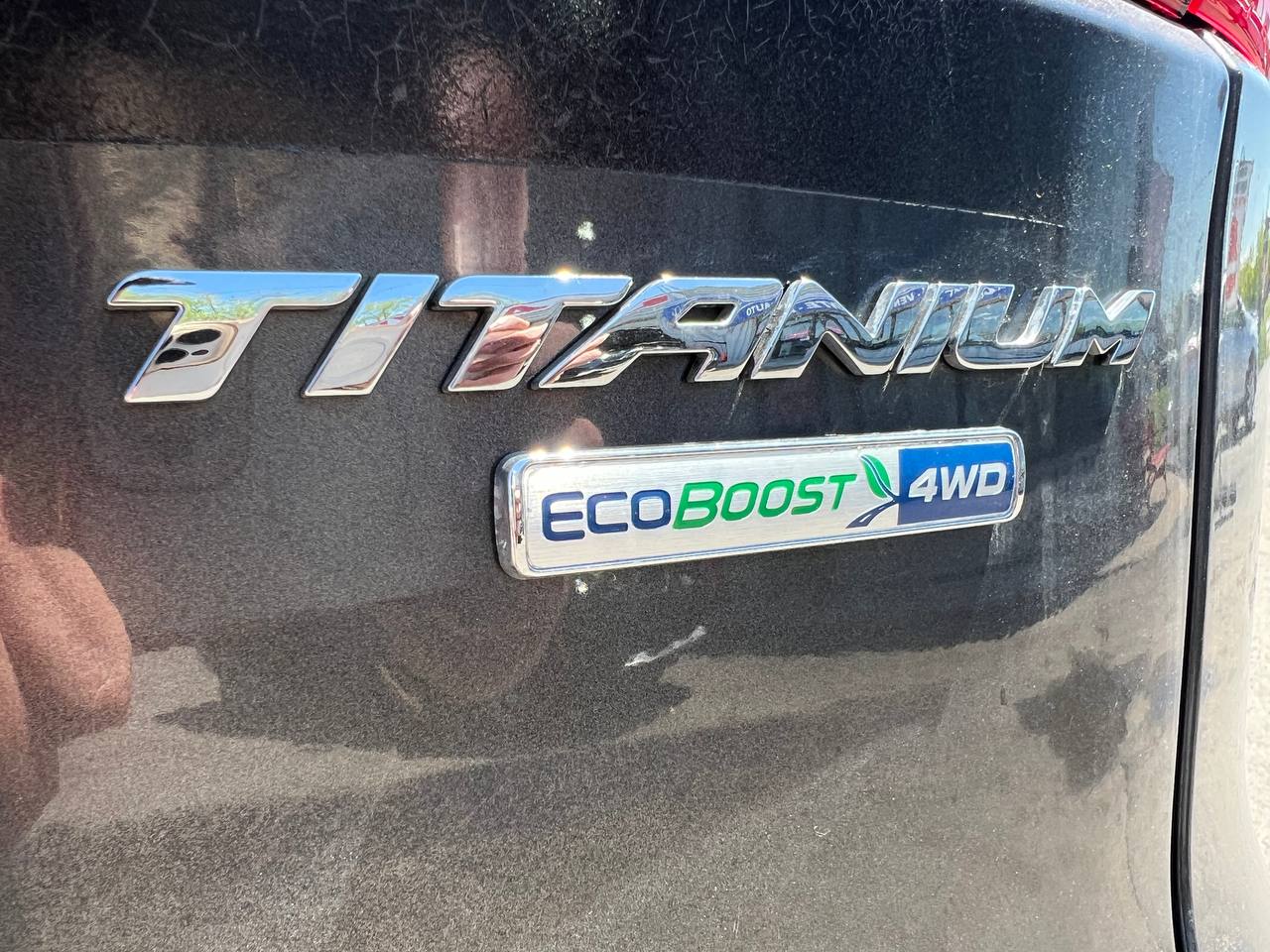 2015 Ford Escape Titanium**AWD** Jamais accidente**Toit Ouvrant**CamÉra de Recul**SIEGES EN CUIR**Navigation**SIEGES CHAUFFANTS**dÉmarrage À distance**MAGS** Image principale